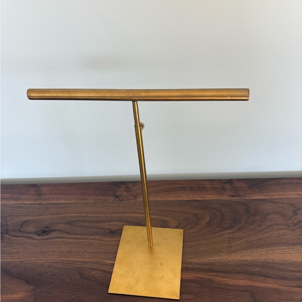 Elegant Gold Jewelry/Necklace Stand